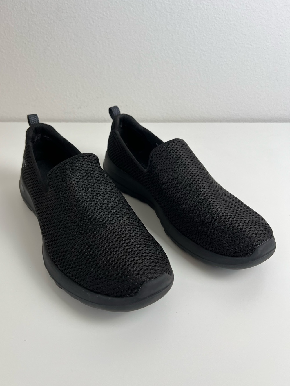 Skechers GOwalk Slip On Sneakers Women’s 10 Black Mesh Comfort Walking Shoes